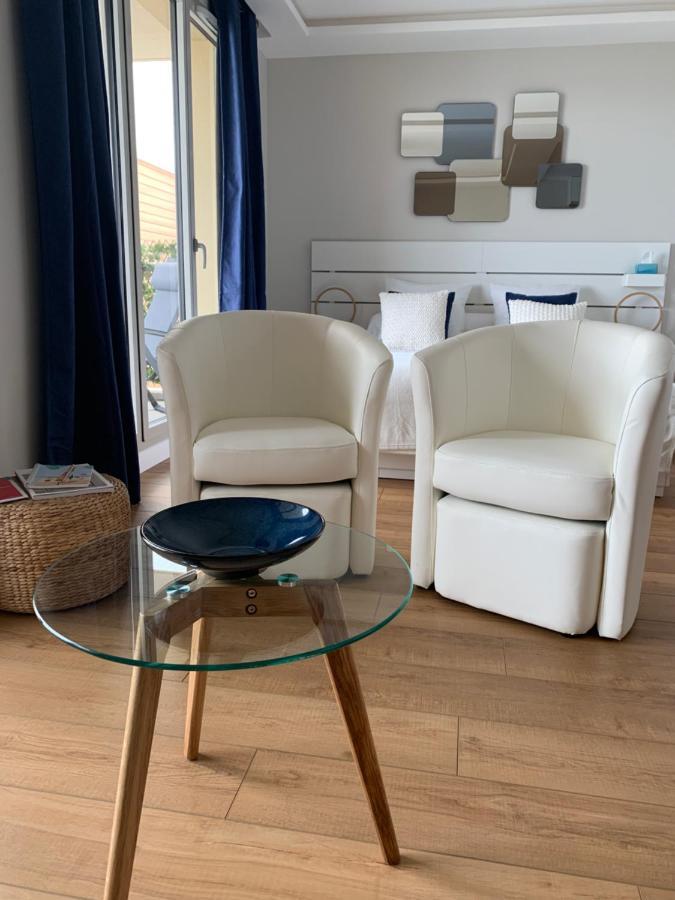 Horizon Bleu Apartment โดวีลล์ ภายนอก รูปภาพ